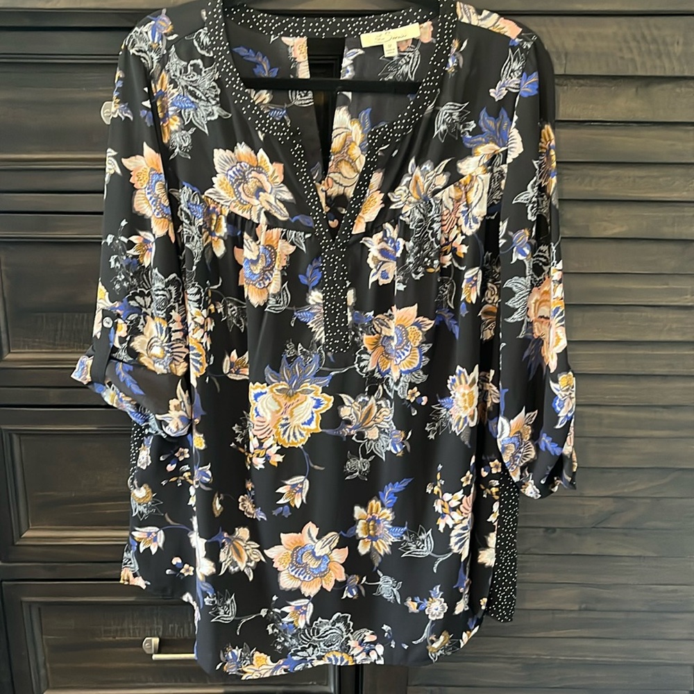 Beautiful Lightweight mixed print top
